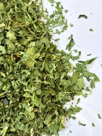 جعفری (Petroselinum crispum) سبزِ خوش‌عطر با خواص ضدالتهاب، گوارش و تقویت ایمنی 
