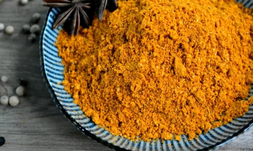پودر کاری ( Curry powder ) خواص شگفت‌انگیز؛ ادویه‌ای معجزه‌گر برای سلامت بدن